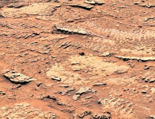 Mars rover finds rippled rocks caused by waves
