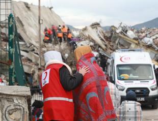 Psychologists try to heal mental wounds in quake-hit region
