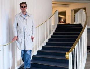 German ballet chief suspended for dog poo attack on critic