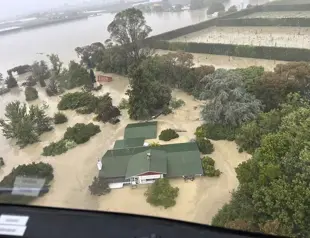 New Zealand plans final rescues soon after cyclone kills 4