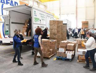 Greece sends 48 trucks carrying aid to quake zone