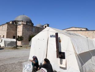 Red Crescent’s tent sale sparks debate