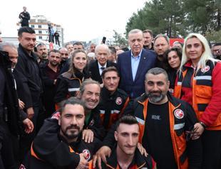 Erdoğan vows to heal post-quake wounds in one year
