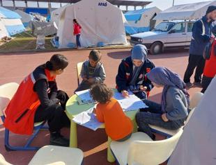 Foster care applications near 320,000