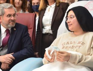 Girl rescued 11 days after quake gets discharged