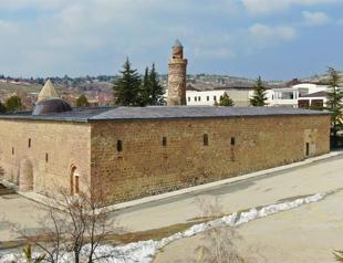 UNESCO to examine quake-affected historical sites