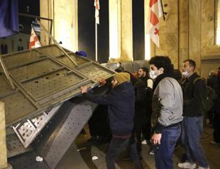 Georgians protest against draft law on media, nonprofits