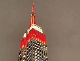Empire State Building displays Turkish flag colors for quake survivors