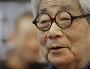 Nobel-winning novelist dies