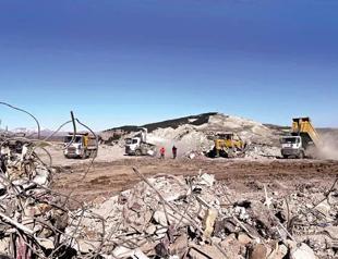 Earthquake rubble threatens agriculture in region