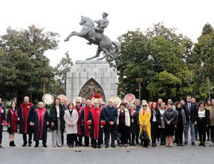 Türkiye marks Medicine Day in shadow of deadly quakes