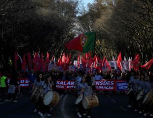 Thousands protest in Portugal to demand higher wages