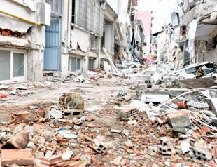 Death toll rises to 49,589 in quakes, 18 in floods: Oktay