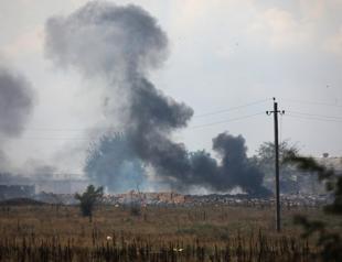 Ukraine, Russia trade claims after blast rocks Crimean town