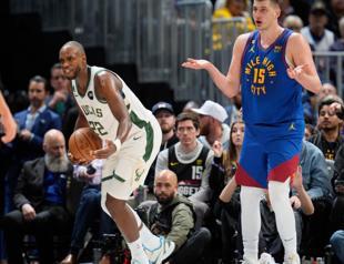 Jokic’s Nuggets stifle NBA-leading Bucks