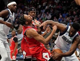 NBA to probe Mavs over sidelined players