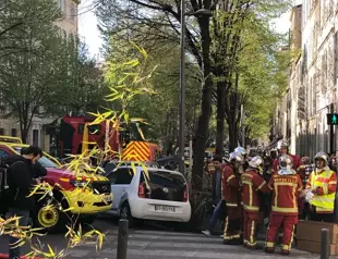 Toll rises to four in French building collapse