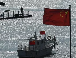 China rehearses sealing off Taiwan, US deploys naval destroyer