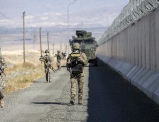 Two PKK/YPG terrorists caught on Syrian border