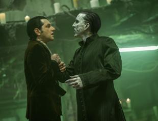 Blood sloshes and Nicolas Cage feasts in ‘Renfield’