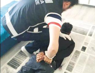 Police bring down gang making illegal profit of 500 million liras