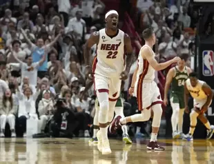 Butler scores 30, Heat top Giannis-less Bucks