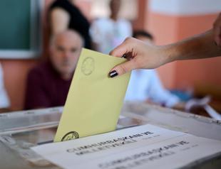Turks living abroad begin to cast ballots