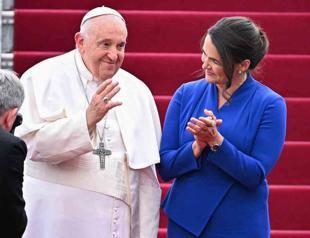 Pope in final Mass in Budapest urges Hungary to open doors