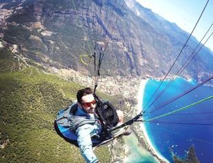 Paraglider dies after clash in Fethiye, 2 injured