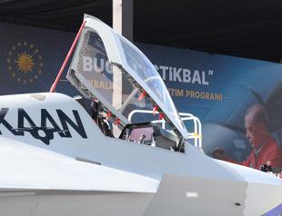 Türkiye’s Hürjet and ‘Kaan’ show off on runway