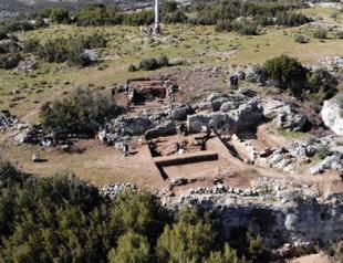 Traces of ancient life come to surface in Mobolla