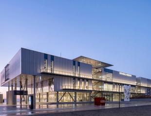 Istanbul Modern opens new museum building