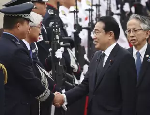 S Korean, Japanese leaders to meet again to improve ties