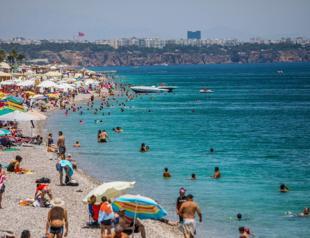 Tourist arrivals in Antalya top 2.1 million