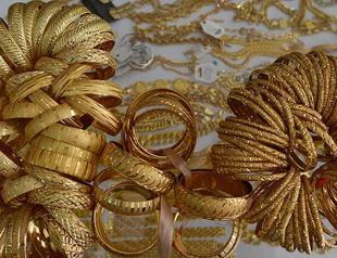 Demand for imitation jewelry on rise as wedding season begins