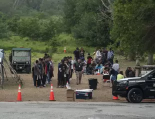 US readies for asylum surge as Covid border rules expire