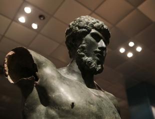 New York’s Met to probe looted artifacts
