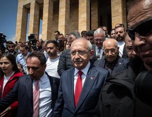 Kılıçdaroğlu visits Anıtkabir ahead of pivotal elections
