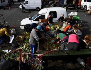 Elevated food prices hit families in Argentina
