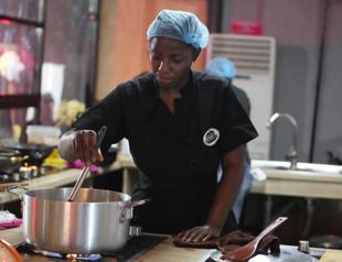 Nigerian chef cooks for 100 hours to set new record