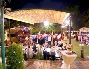 Some 600,000 couples to spend big on weddings