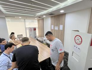 Number of volunteer observers triples in election runoff