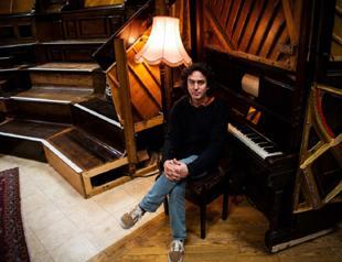 Musician finds his forte: Saving unwanted pianos