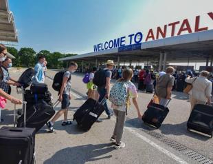 Rate of tourist arrivals in Antalya limps in May