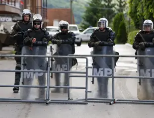 Ethnic Serbs in Kosovo gather again, threaten to take over northern municipality