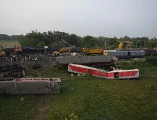 Indian railways minister says signaling system error led to crash