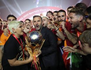 Galatasaray’s 3-0 derby win adds to trophy party joy