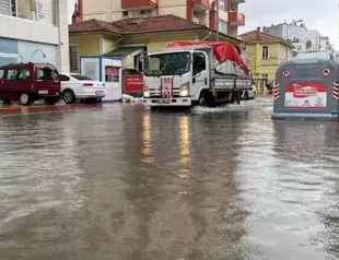 Floods kill 2 as heavy rain hits northern provinces