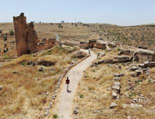 Massive structures discovered under 3,000-year-old garrison