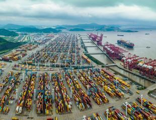 Chinas exports fall 7.5 pct in May